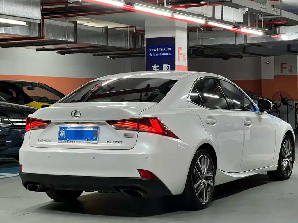 Lexus IS — миниатюра 4