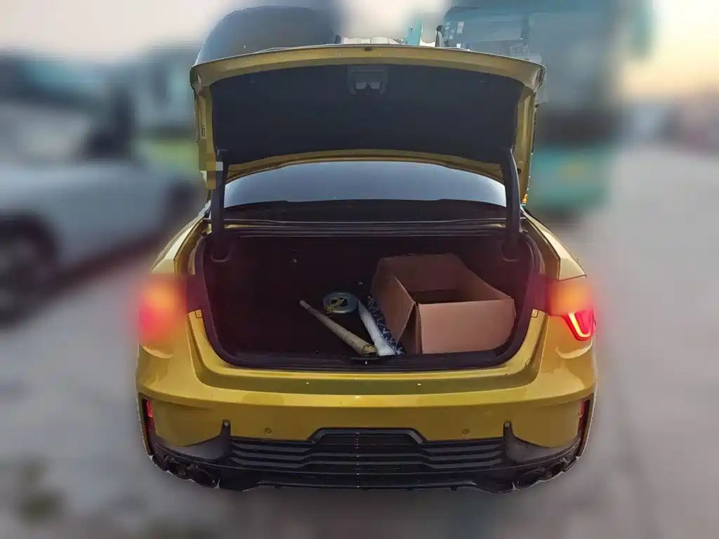 Lynk & Co 03 — миниатюра 15