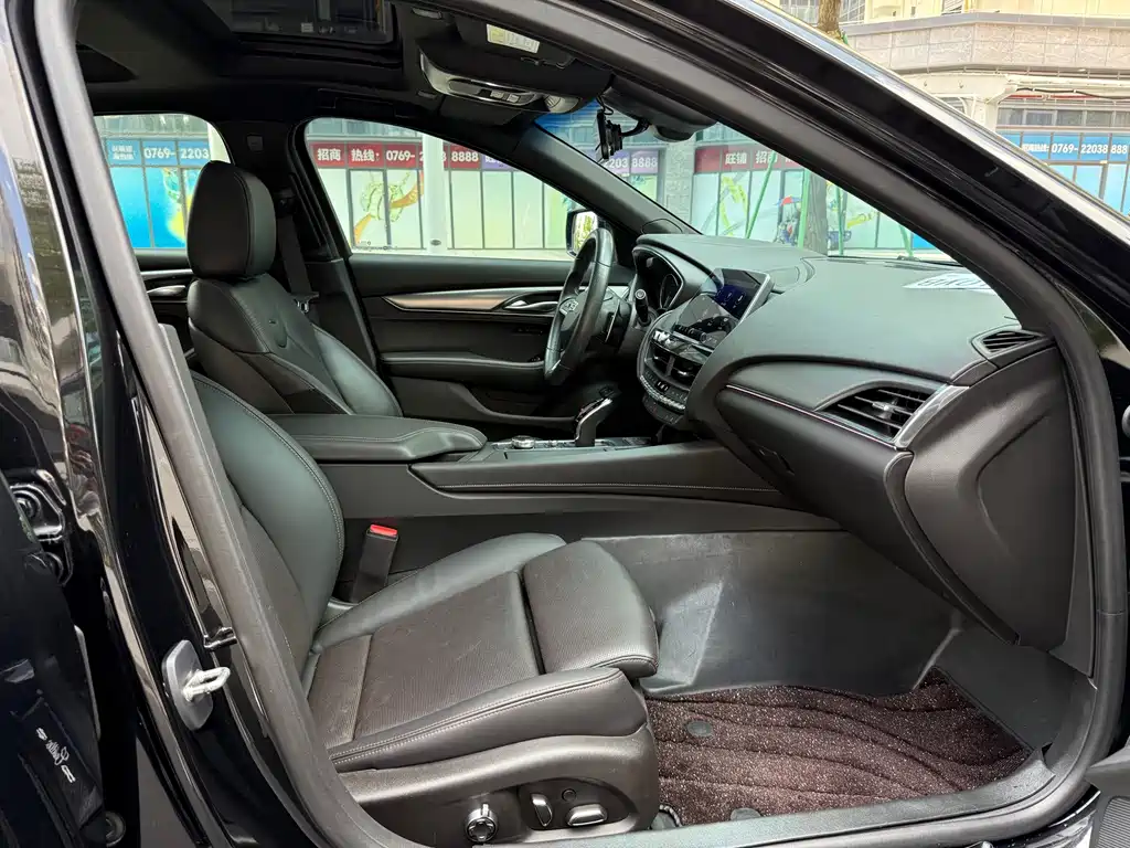 Cadillac CT5 — миниатюра 5