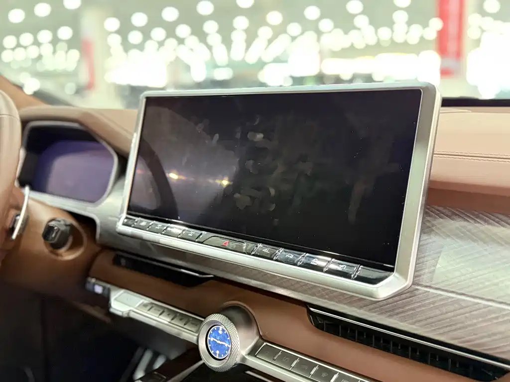 TANK TANK 700 NEW ENERGY