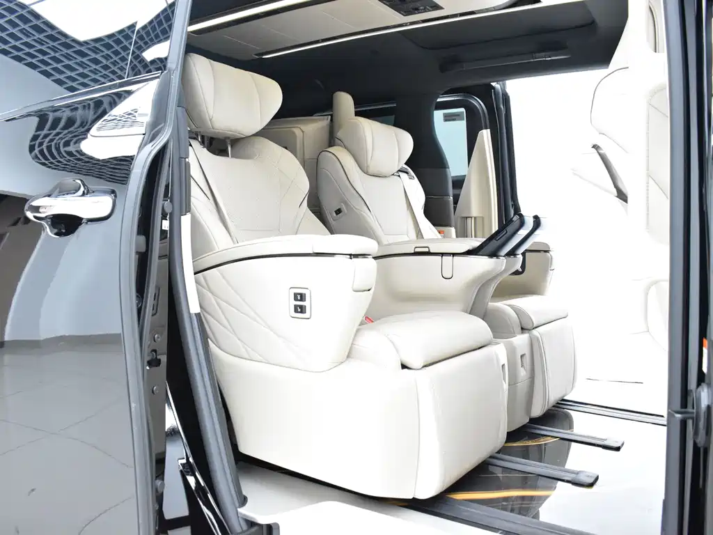 Toyota Alphard — миниатюра 21