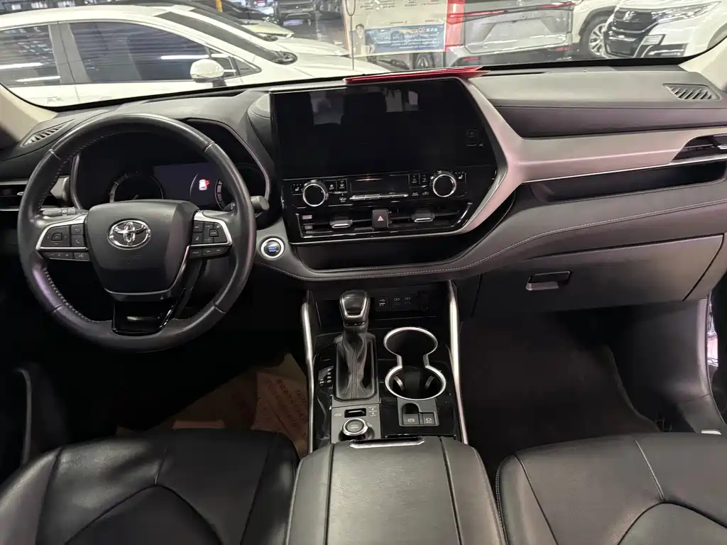 Toyota Highlander — миниатюра 4