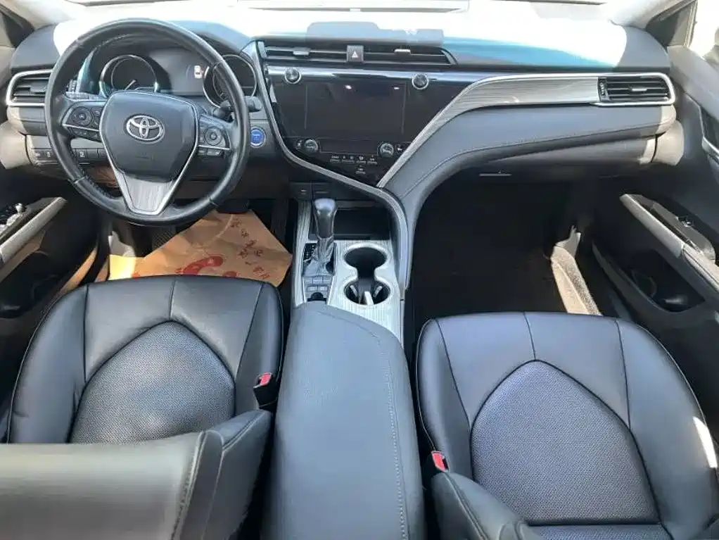 Toyota Camry — миниатюра 6
