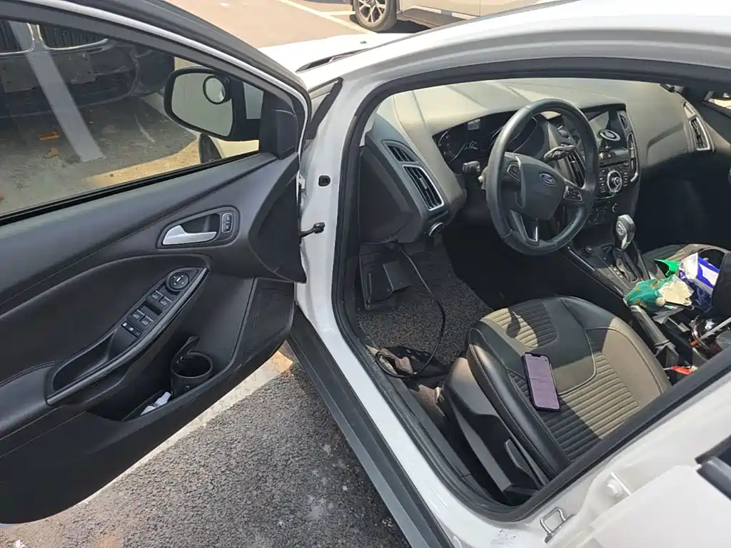 Ford Focus — миниатюра 16