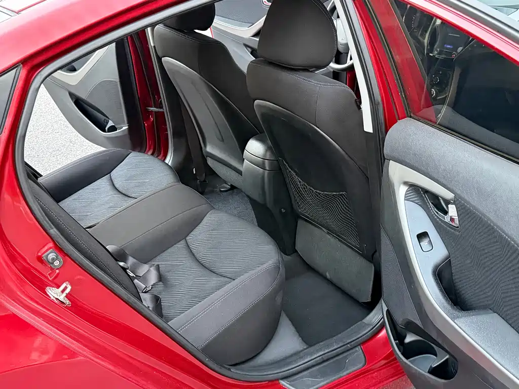 Hyundai Elantra Langdong — миниатюра 13