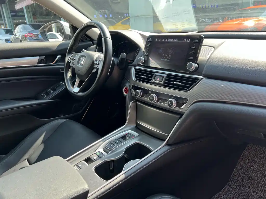 Honda Accord — миниатюра 9