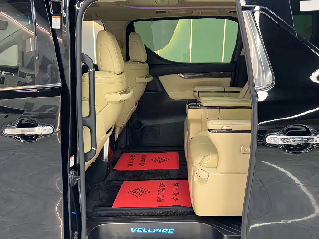 Toyota Vellfire — миниатюра 18
