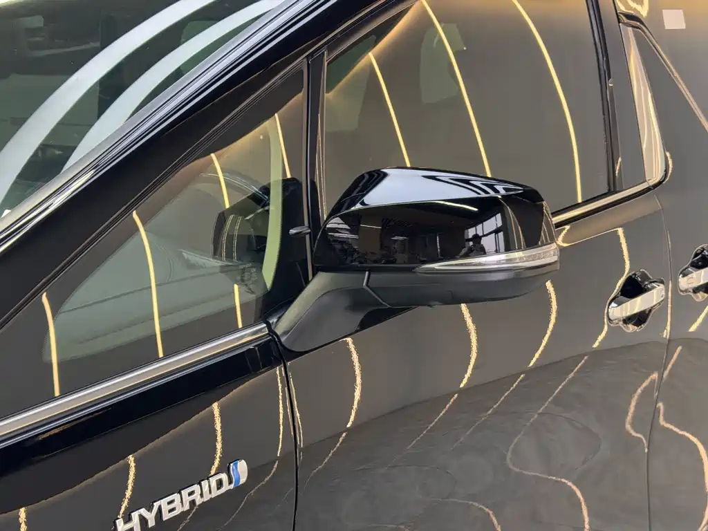 Toyota Vellfire — миниатюра 6