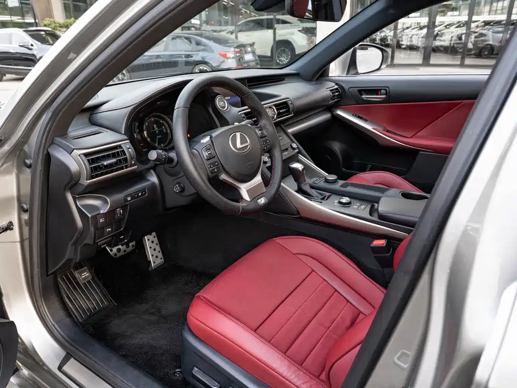 Lexus IS — миниатюра 8