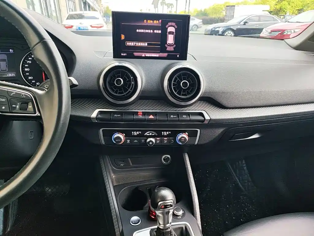 Audi Q2L — миниатюра 13