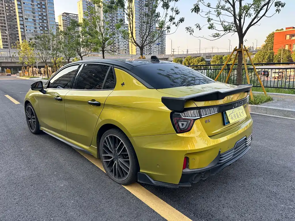 Lynk & Co 03 — миниатюра 7
