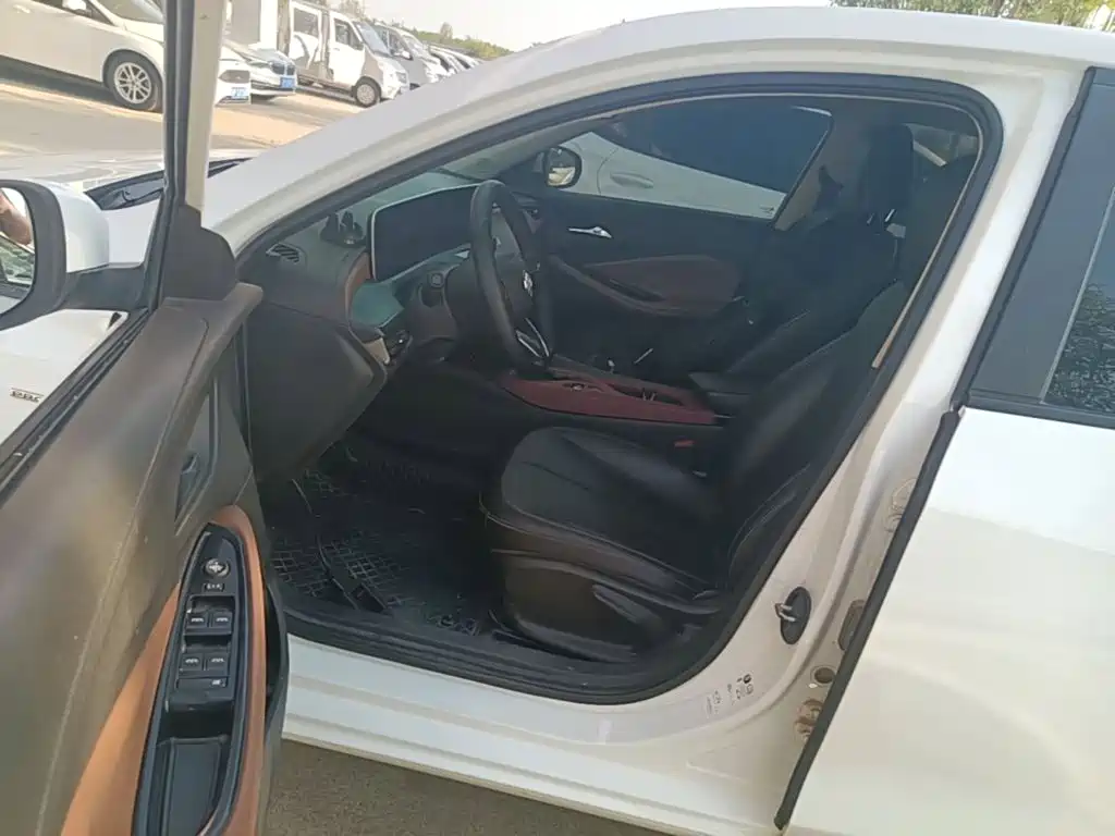 Buick Verano — миниатюра 15