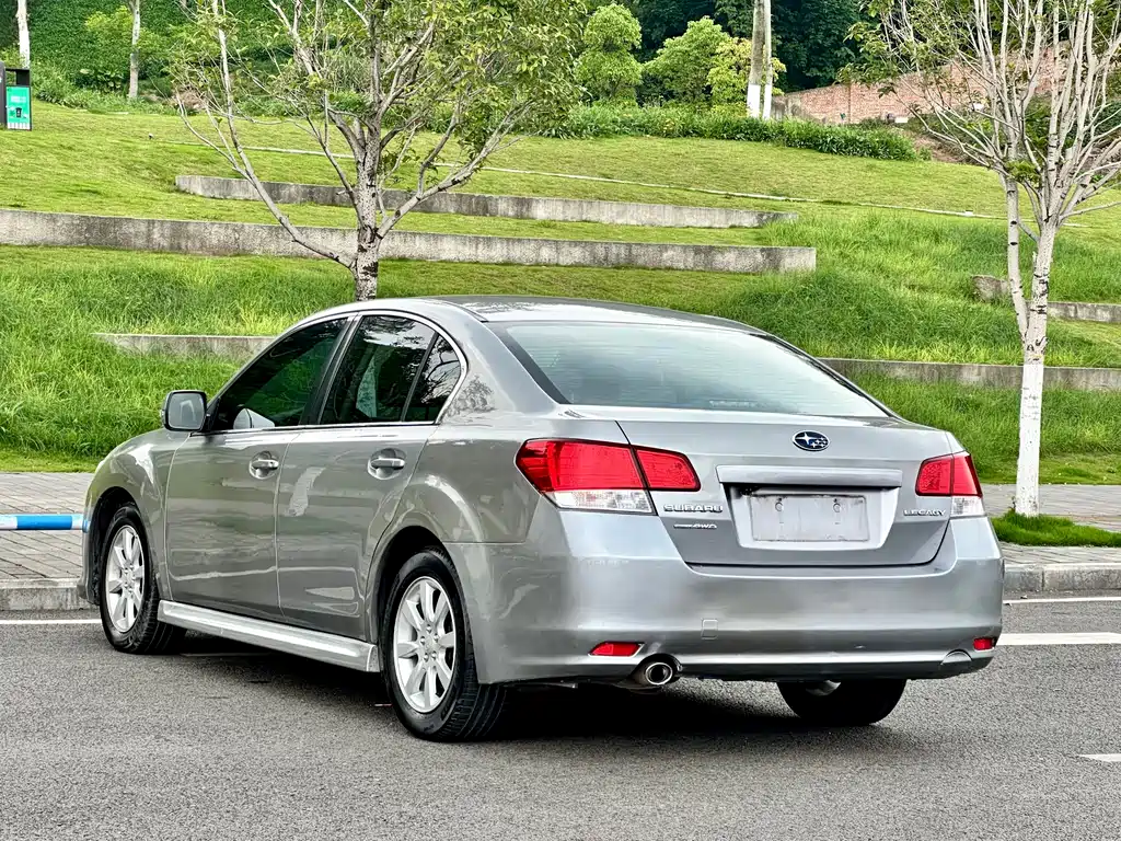 Subaru Legacy 2.0i Luxury Edition, фото 17