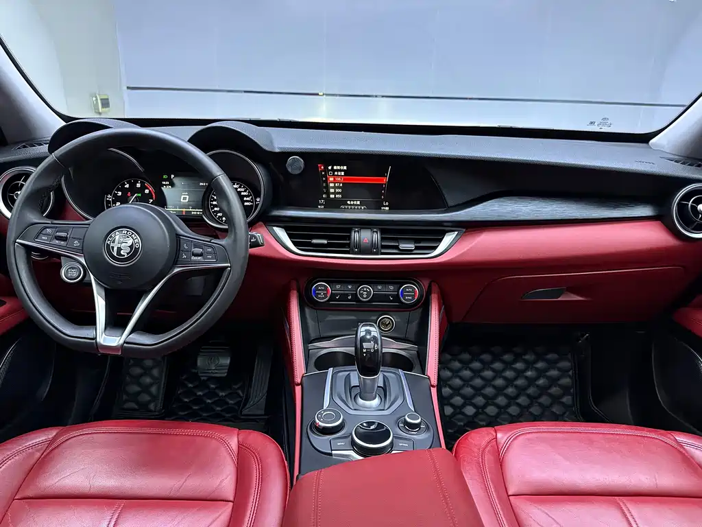Alfa Romeo Stelvio — миниатюра 7