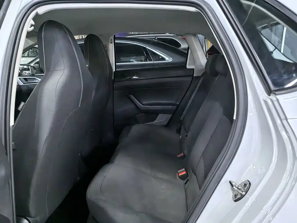 Volkswagen Polo — миниатюра 8