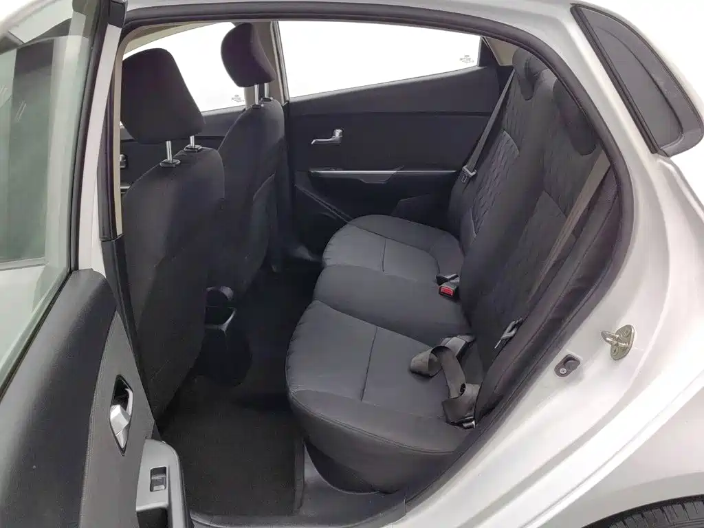 Kia K2 — миниатюра 15