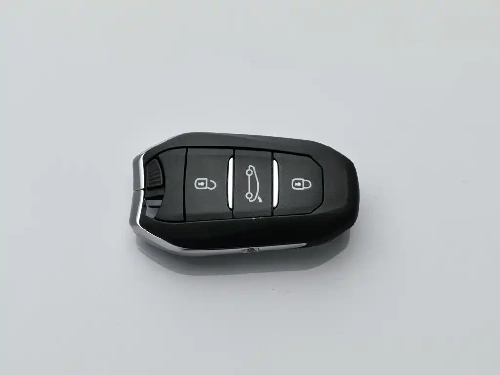 Peugeot 408 — миниатюра 19