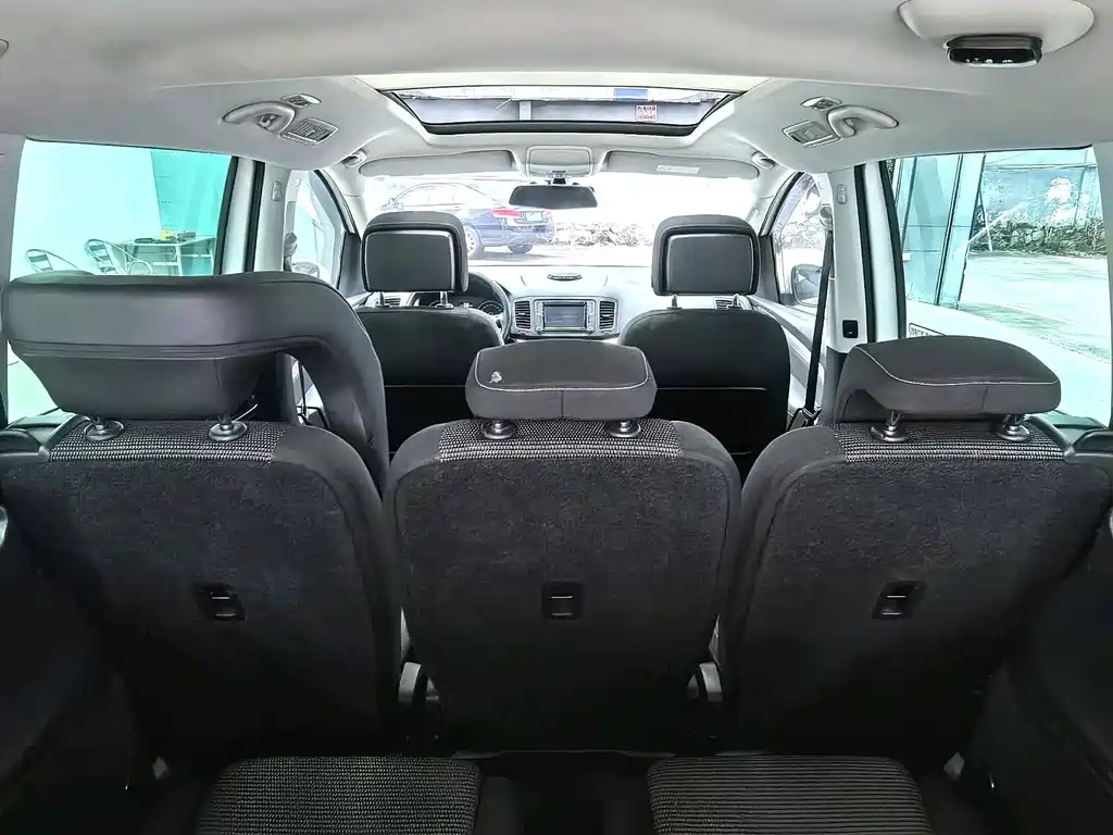 Volkswagen Sharan — миниатюра 8