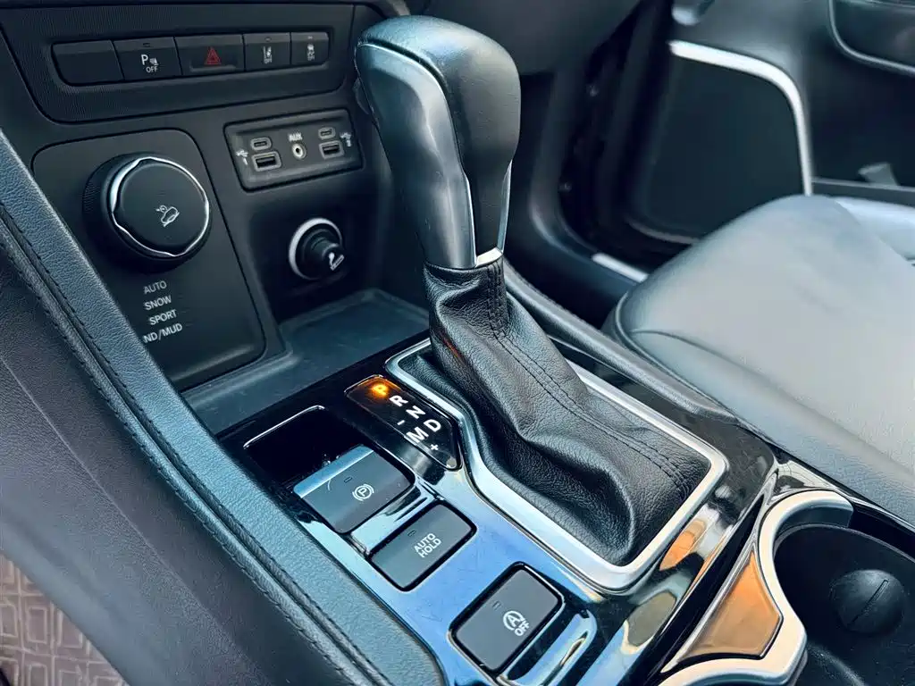 JEEP GRAND COMMANDER