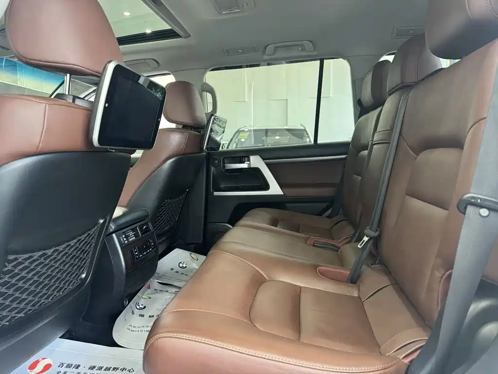 Toyota Land Cruiser — миниатюра 8