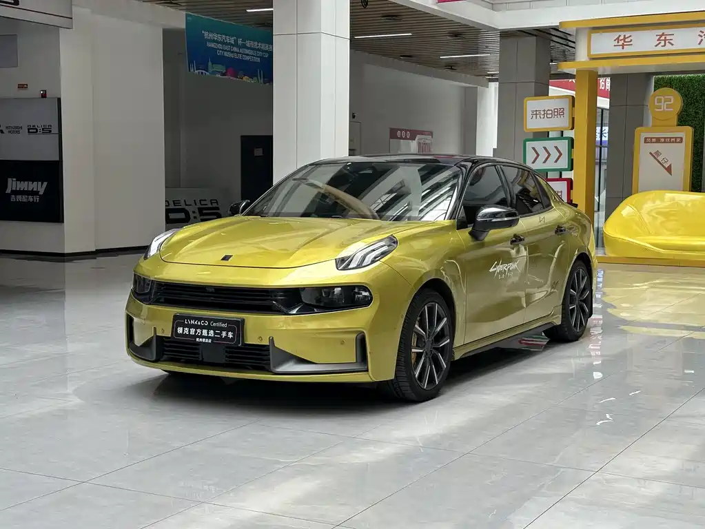 Lynk & Co 03