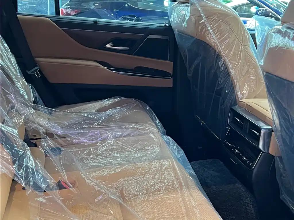 Lexus LX 2025 700h