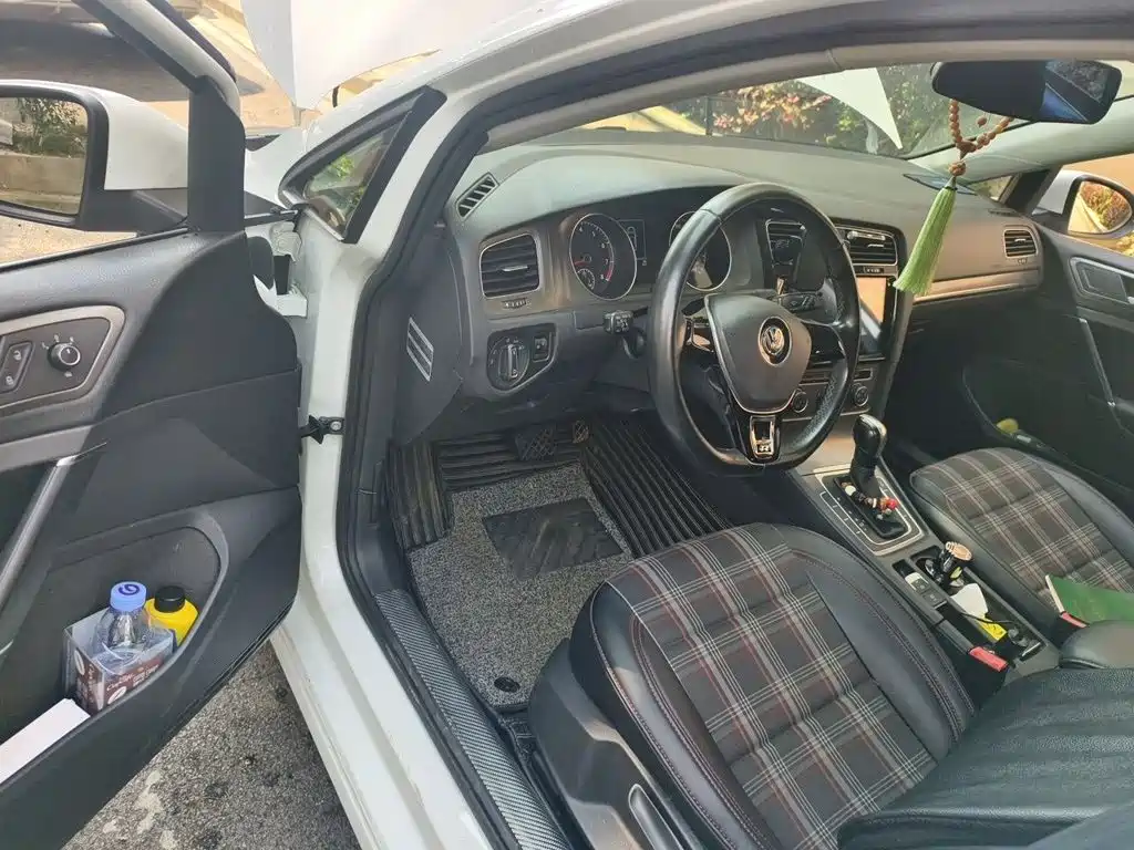 Volkswagen Golf — миниатюра 14