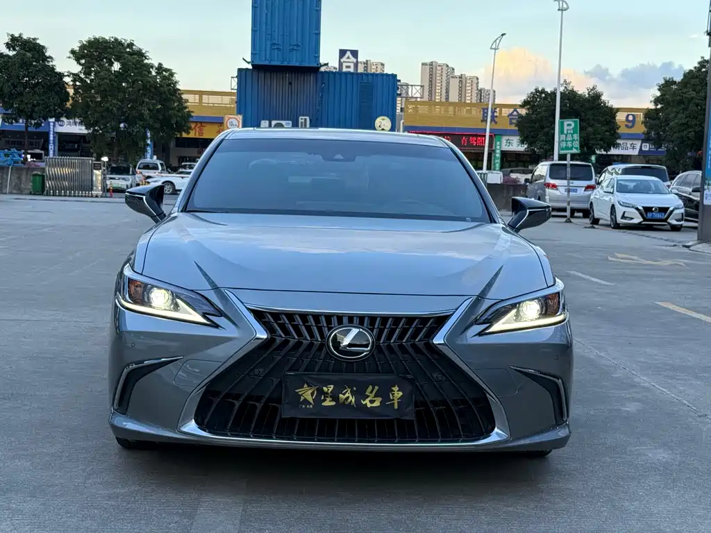 LEXUS  ES