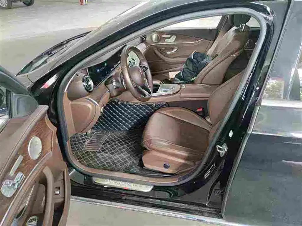 Mercedes-Benz E-Class — миниатюра 4