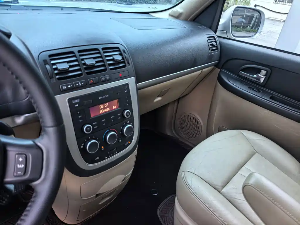 Buick GL8 — миниатюра 15