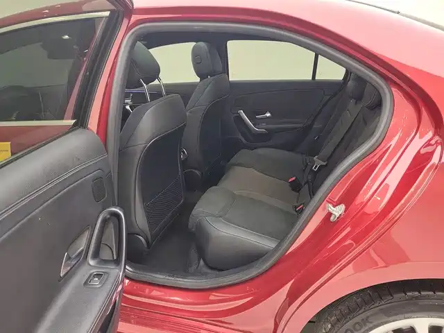 Mercedes-Benz A-Class — миниатюра 12