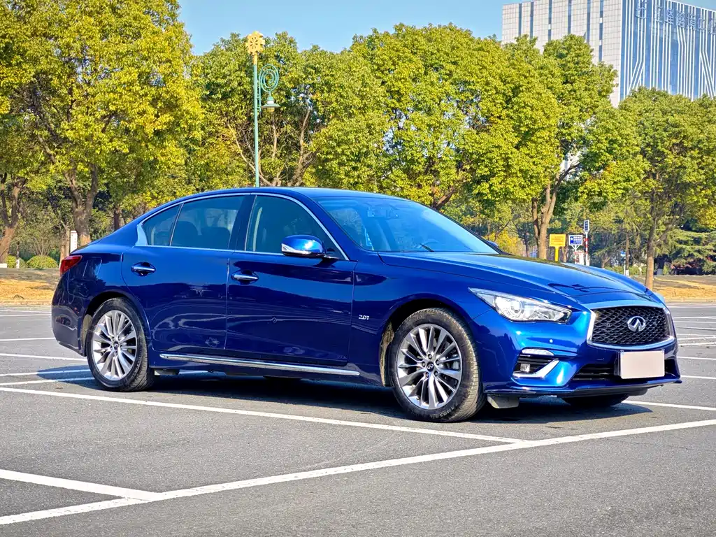 INFINITI Q50L
