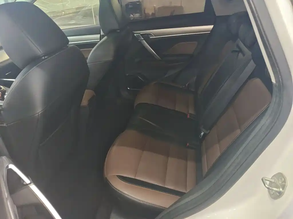 Geely Binyue — миниатюра 17