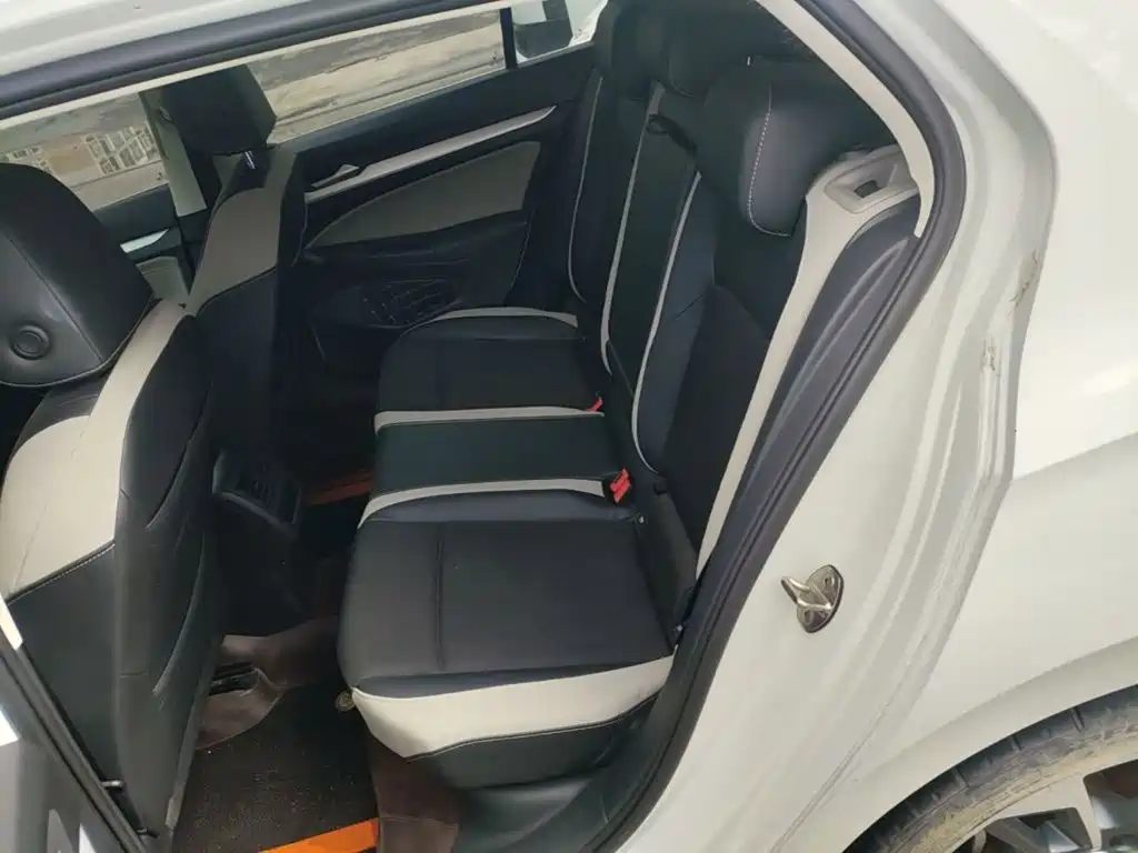Volkswagen Golf — миниатюра 17