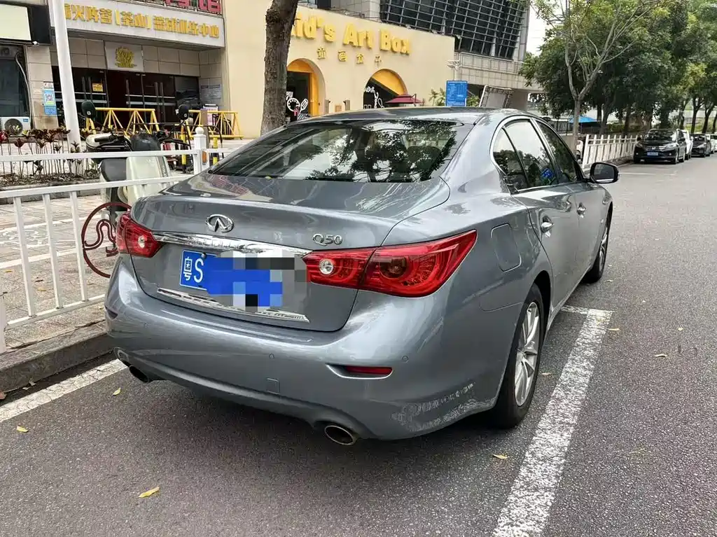 Infiniti Q50L 2015 2.0T Enjoy