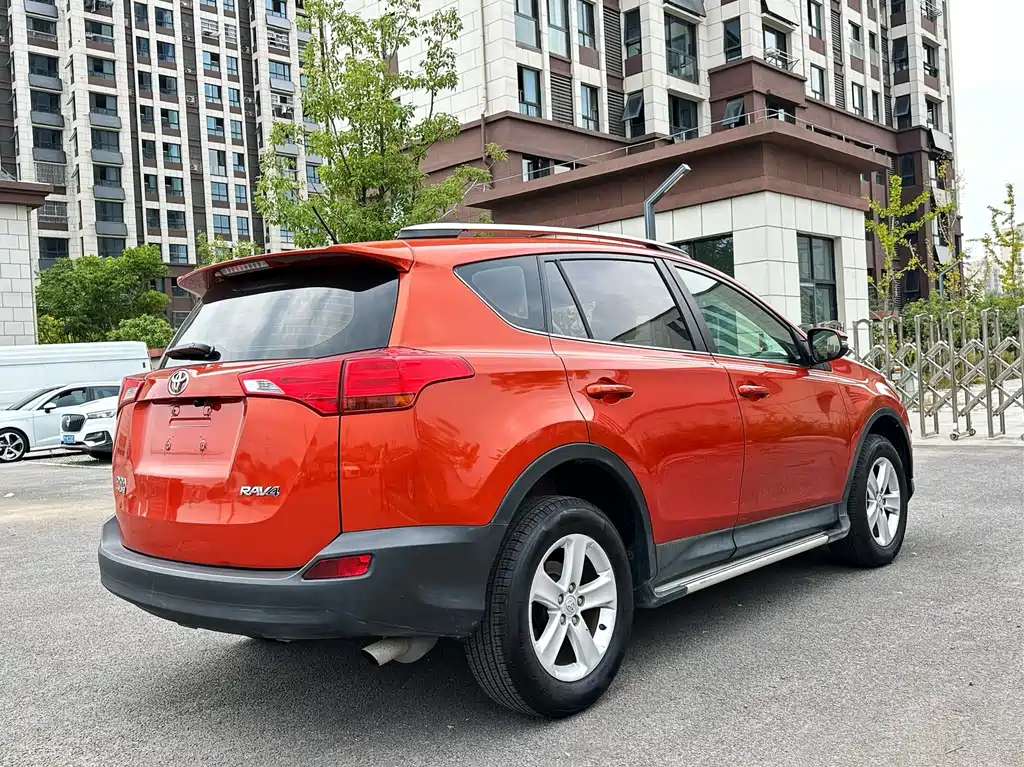Toyota RAV4 — миниатюра 15