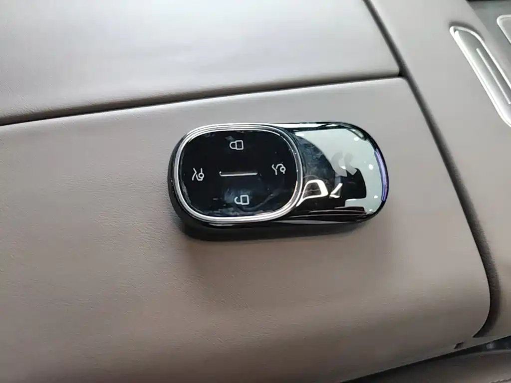 NIO ES8 — миниатюра 9