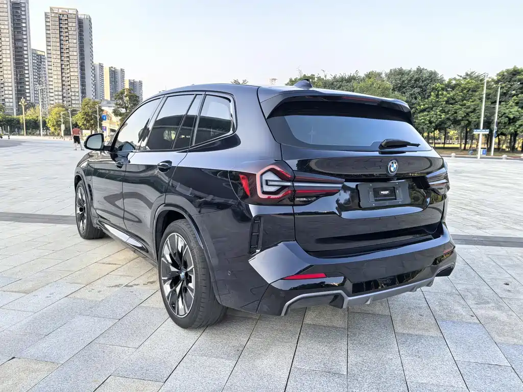 BMW iX3 — миниатюра 4