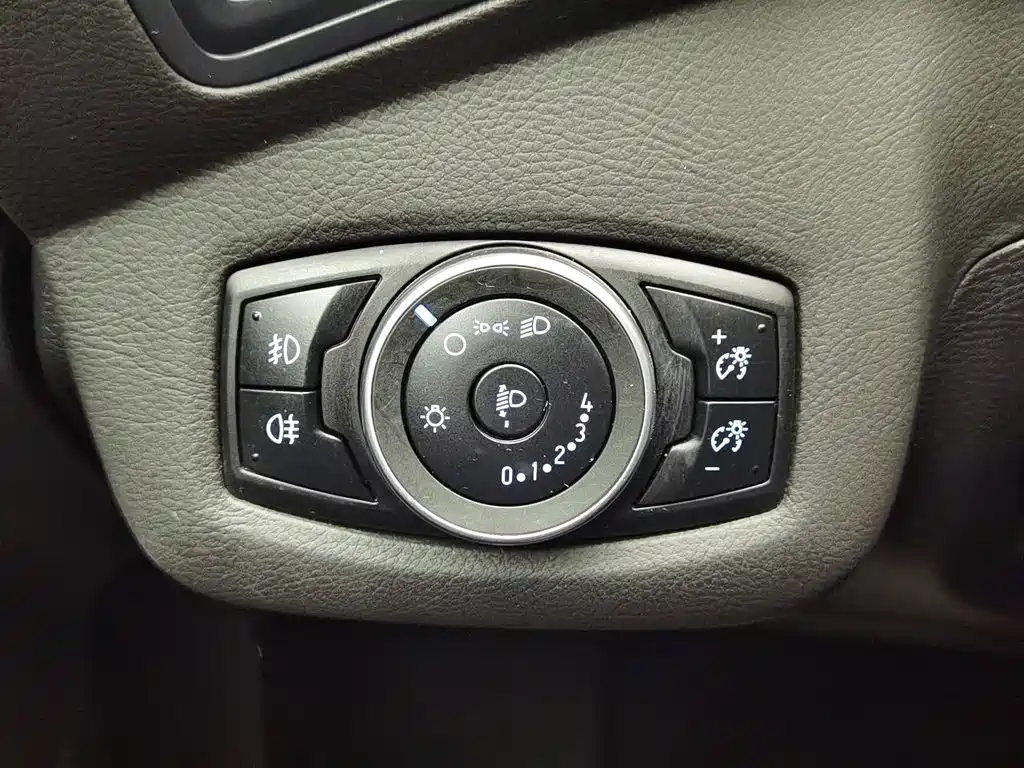 Ford Kuga — миниатюра 21