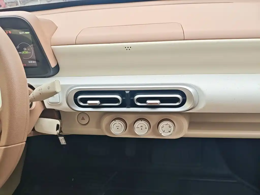 Wuling MINIEV — миниатюра 13