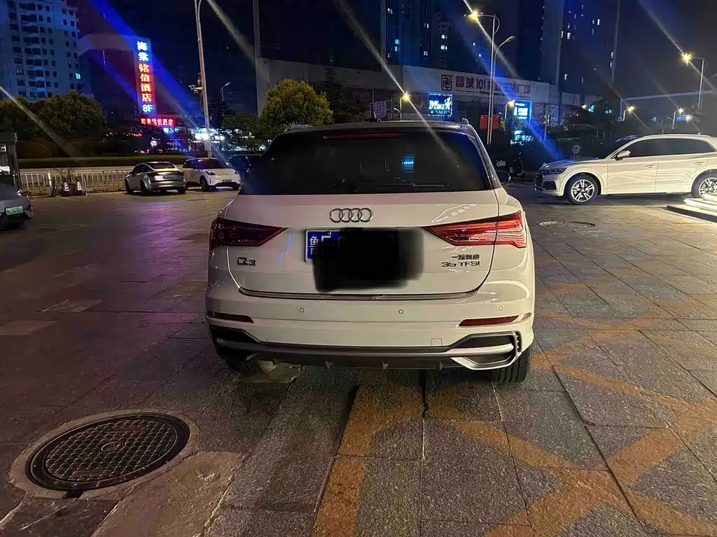 Audi Q3 2023 35 TFSI Fashion (1.4T)