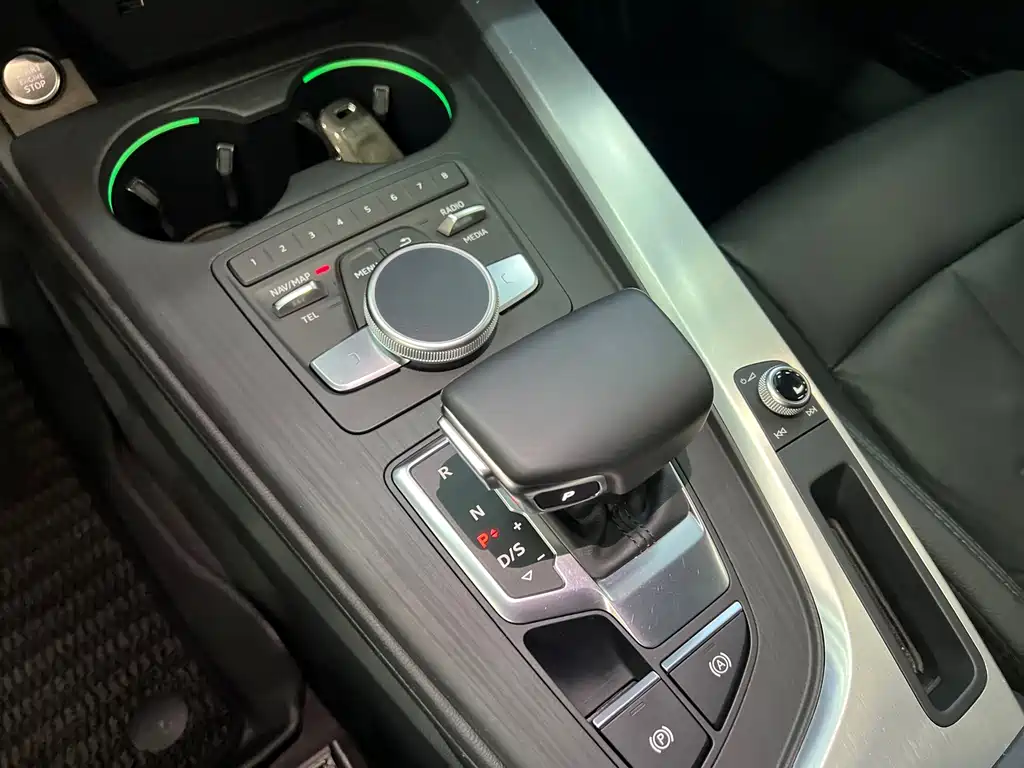 Audi A4L — миниатюра 13