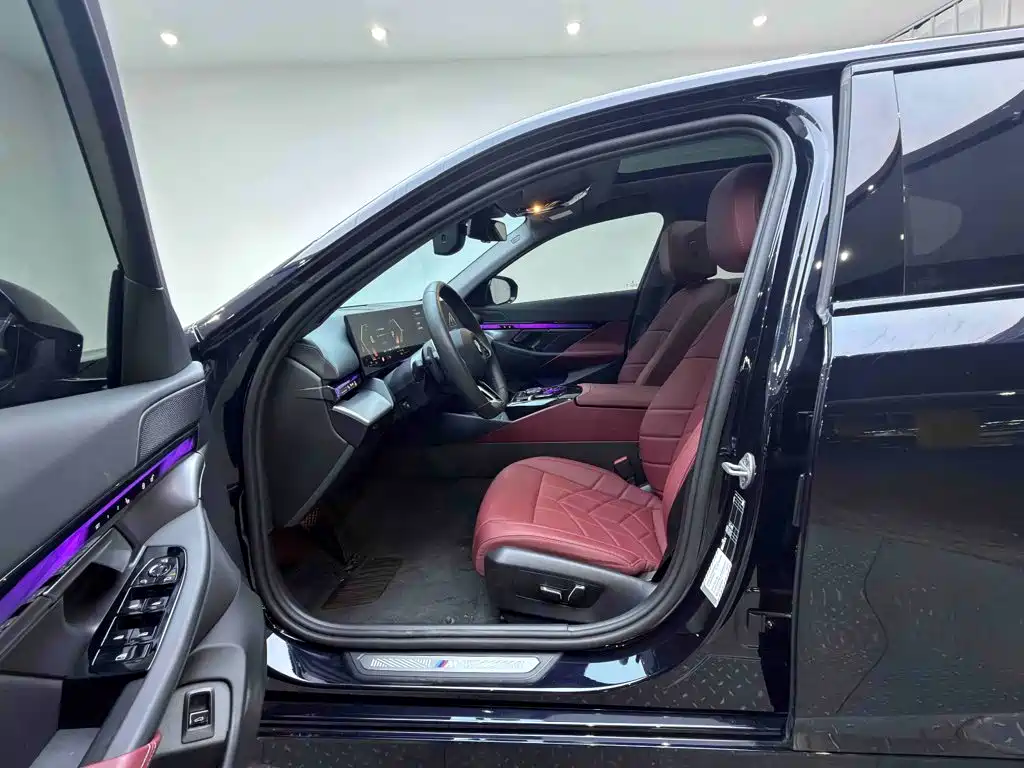 BMW 5 Series — миниатюра 15