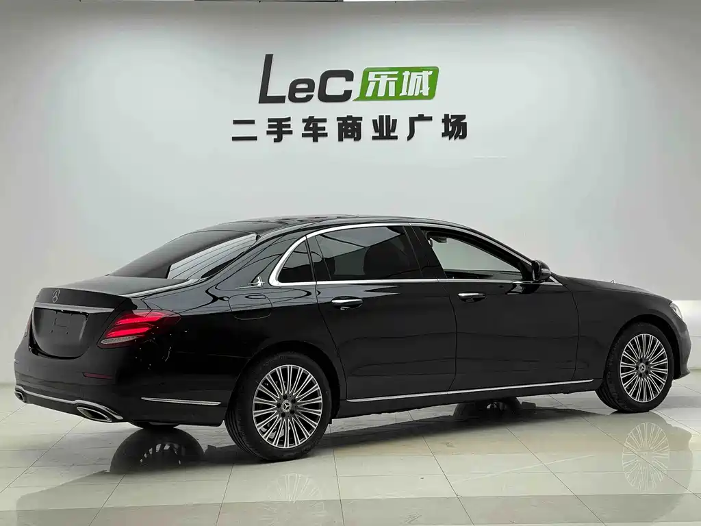 Mercedes-Benz E-Class — миниатюра 13
