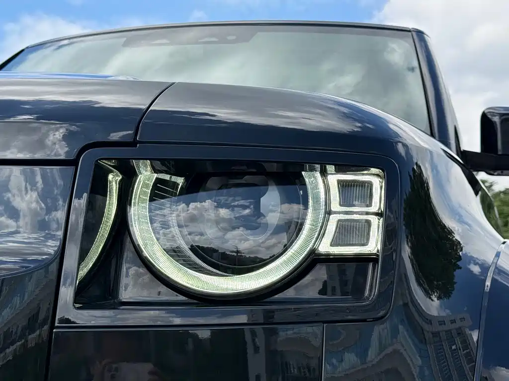 Land Rover Defender — миниатюра 4