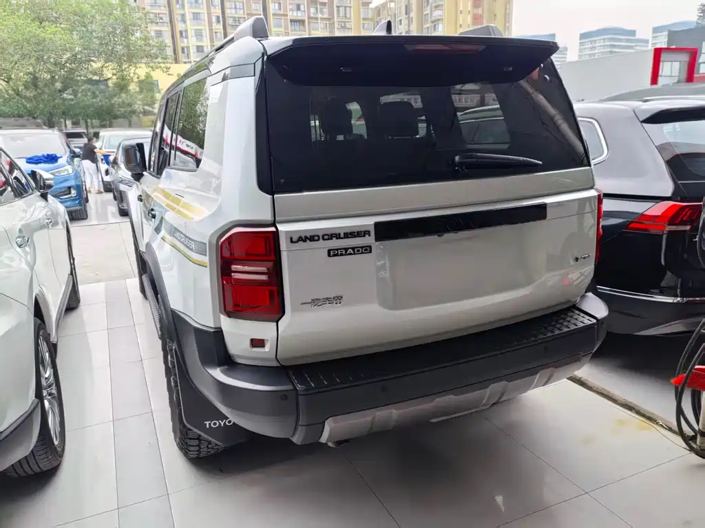 Toyota Prado — миниатюра 11