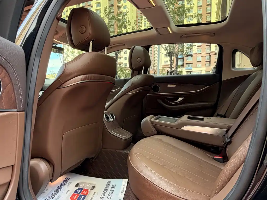 Mercedes-Benz E-Class — миниатюра 8