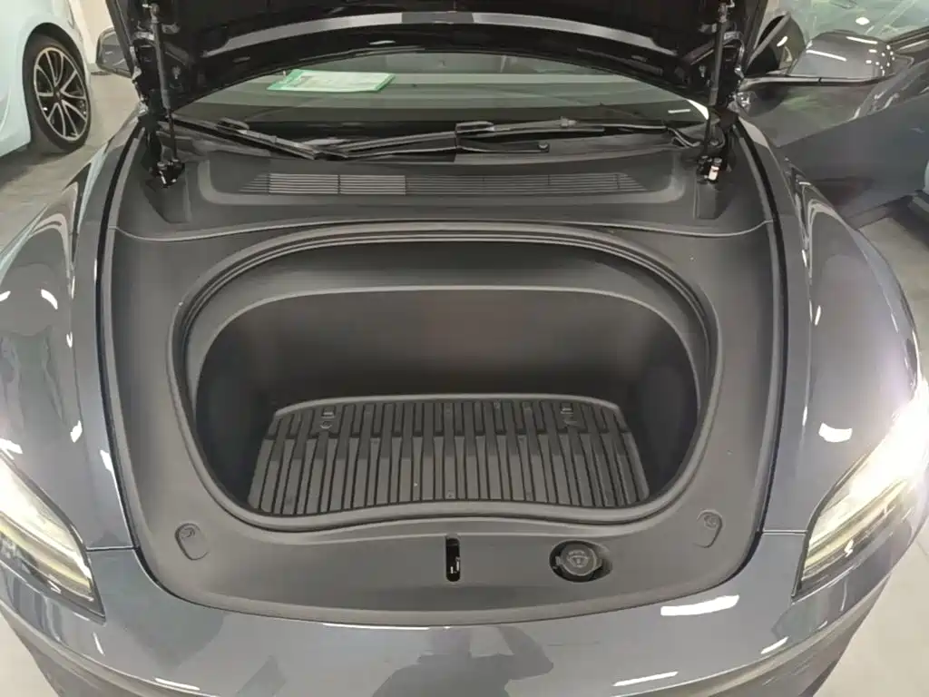 Tesla Model 3 — миниатюра 20