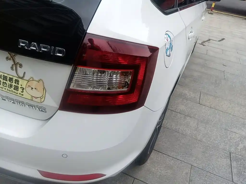 Skoda Rapid Spaceback — миниатюра 8