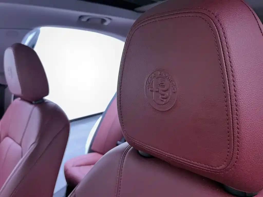Alfa Romeo Stelvio — миниатюра 12